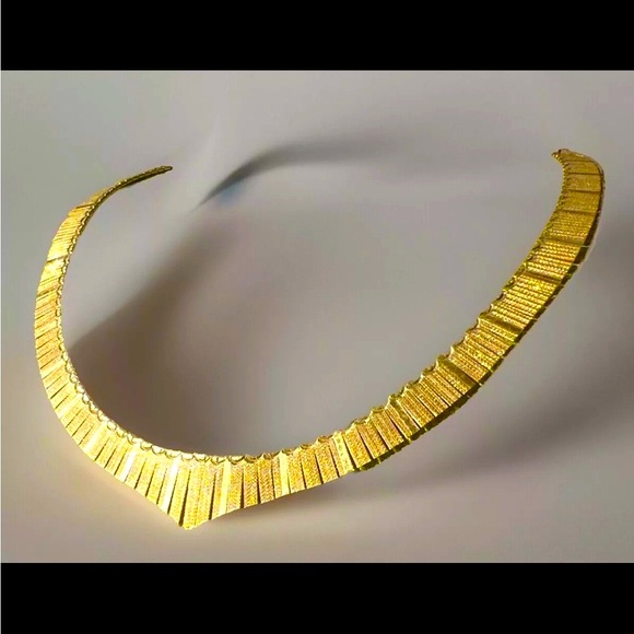✨SOLD✨ 14K Gold Vintage Etched Collar Necklace 28.6g - Picture 2 of 11